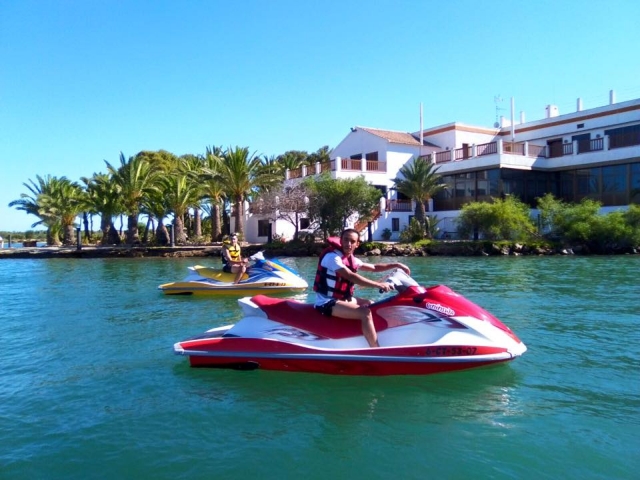 Dos motos de agua en San Pedro